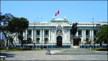 Peruvean Congress building CC/Protontorniyo
