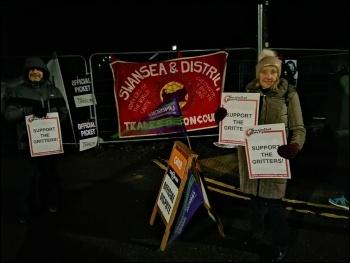 Gritters picket line January 2022